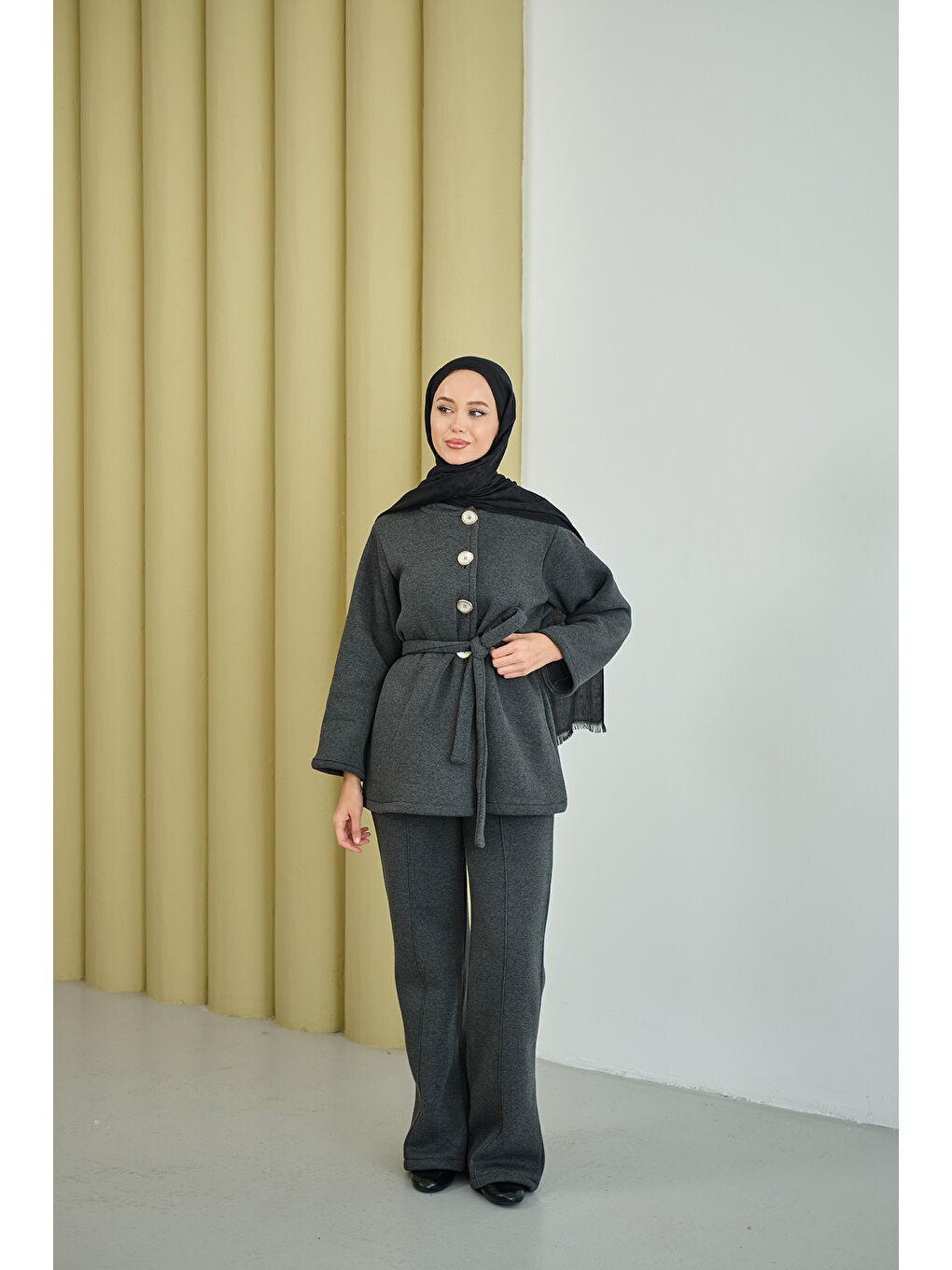 Gri Kadın Yan Düğmeli Bel Bağlamalı Midi Boy Takım Füme-3