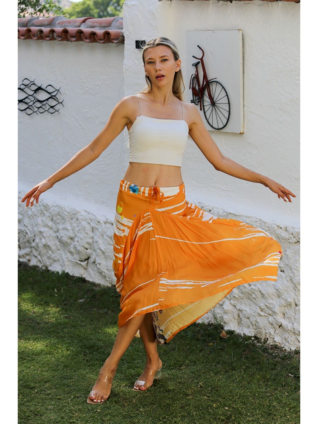 Turuncu Çift Cepli Allover Baskılı Dokuma Asimetrik Lastikli Ve Bağlamalı Bel Casual Etek-5