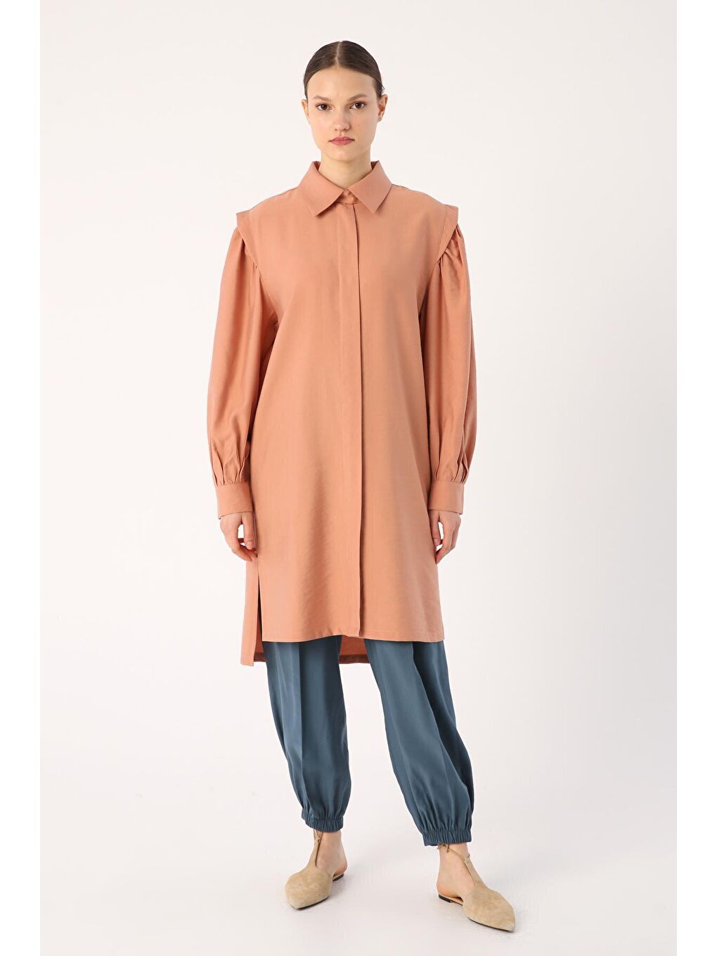 Pembe Pudra Kolları Büzgülü Yırtmaçlı Gömlek Tunik-1