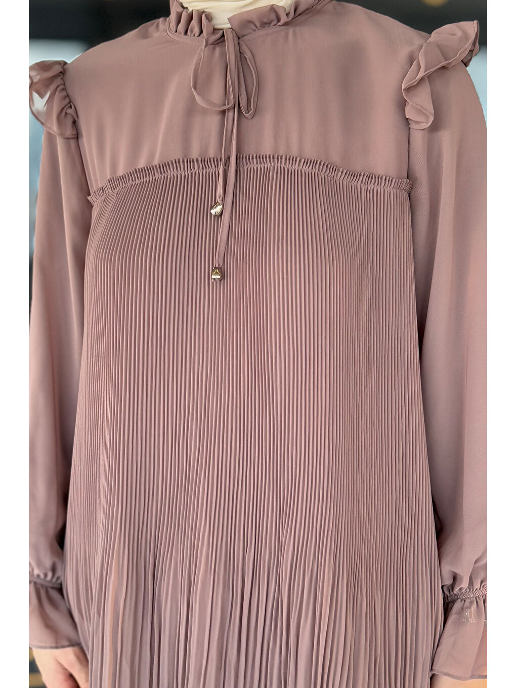 Bej Kadın Yaka Bağlamalı Pileli Tesettür Şifon Tunik-4