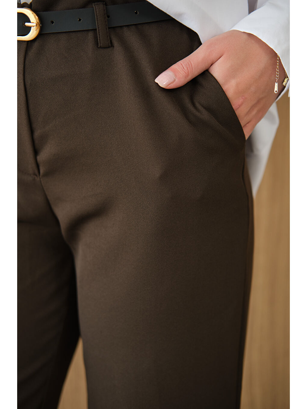 Kadın Paçası Katlama Detay Kemerli Pantolon Kahverengi-2