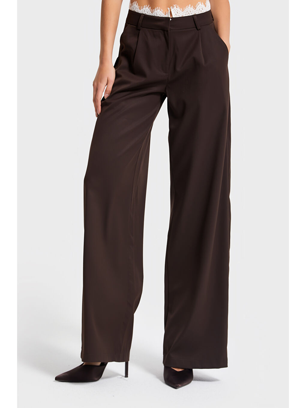 Kadın Kahverengi w5-16 Palazzo Fit Kemeri Dantel Detaylı Tasarım Pantolon-2
