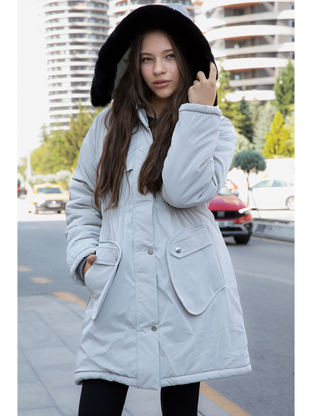 Ekru Krem Cep Detaylı İçi Kürklü Çıkarılabilir Kapüşonlu Kız Çocuk Şişme Mont 21335-1