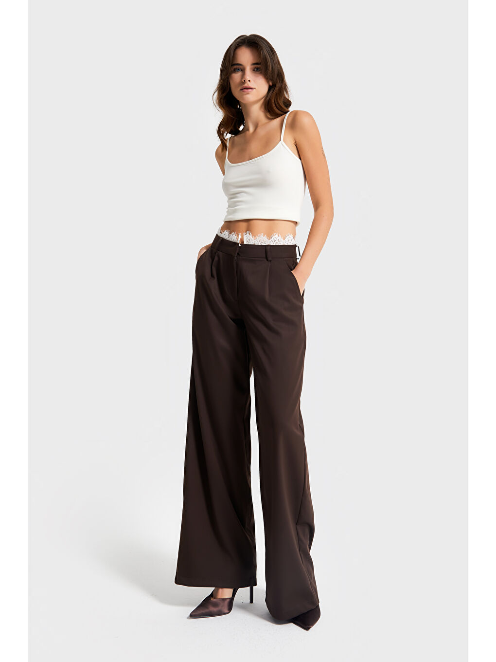 Kadın Kahverengi w5-16 Palazzo Fit Kemeri Dantel Detaylı Tasarım Pantolon-3