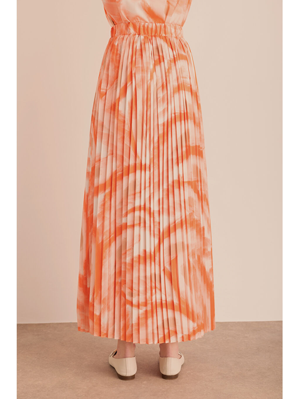 Siyah Desenli Piliseli Beli Lastikli Etek-5