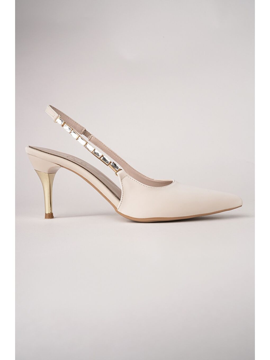 Bej VİVARA Zincir Detaylı Sivri Burun Arkası Açık Kadın Topuklu Ayakkabı