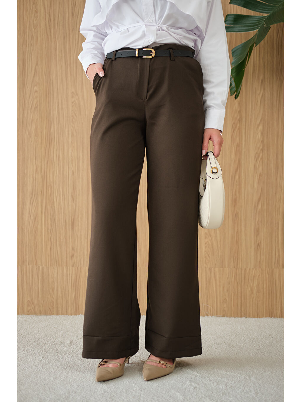 Kadın Paçası Katlama Detay Kemerli Pantolon Kahverengi-1