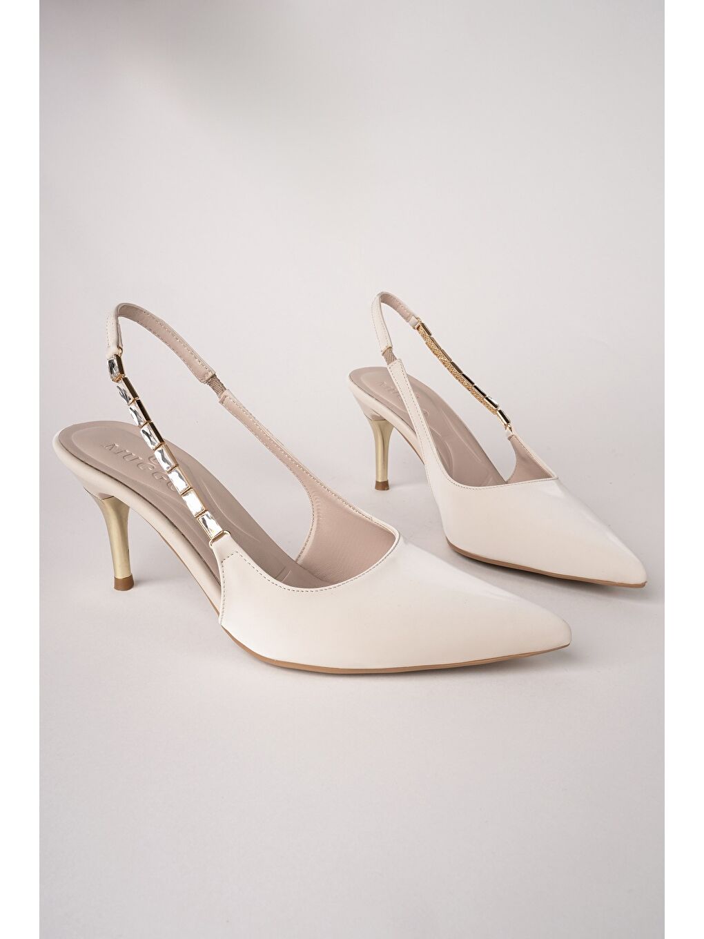 Bej VİVARA Zincir Detaylı Sivri Burun Arkası Açık Kadın Topuklu Ayakkabı-1