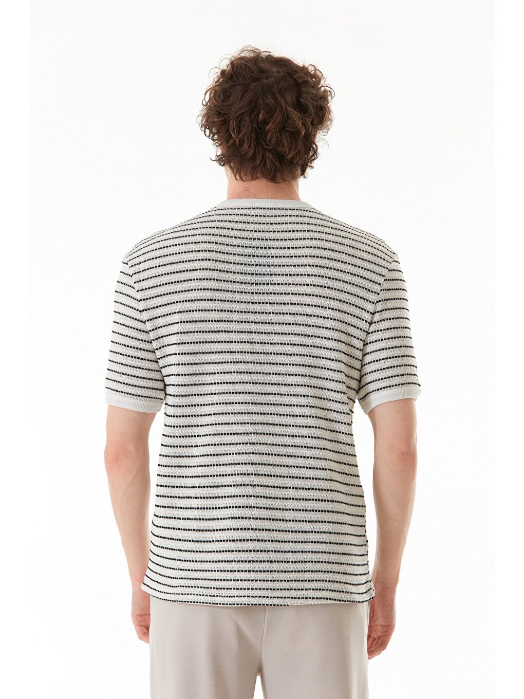 Ekru Çizgili Bisiklet Yaka Triko Örme Tişört-3