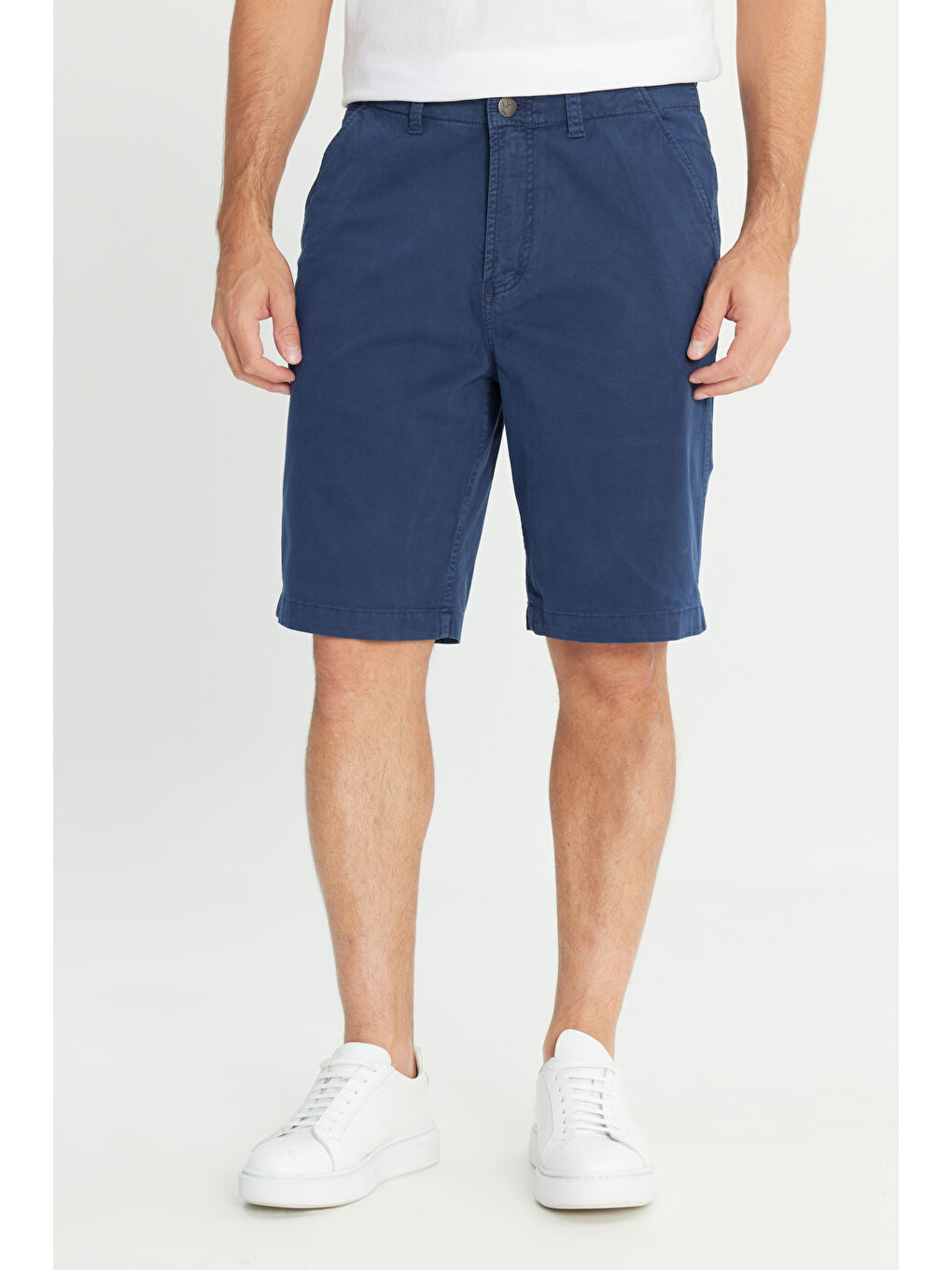 Regular Fit Normal Kesim Lastik Bel Detaylı Lacivert Pamuklu Esnek Chino Şort-2