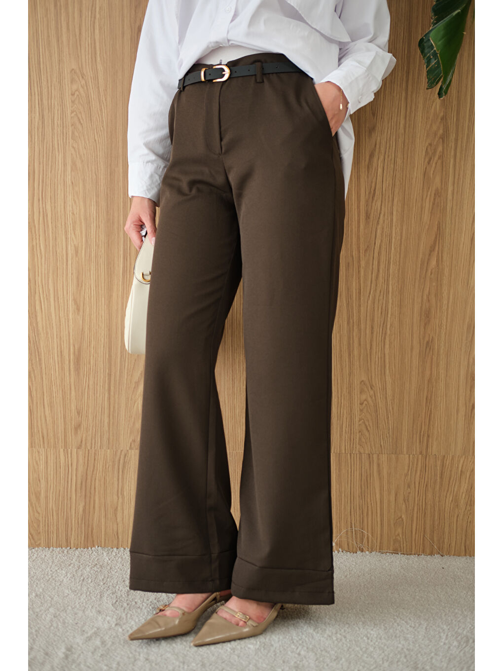 Kadın Paçası Katlama Detay Kemerli Pantolon Kahverengi-4