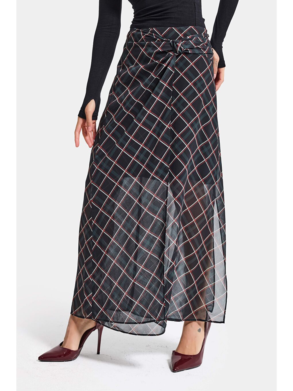 Siyah Kadın Koyu Ekose s6-1 Maxi Boy Kemer Detaylı Saten Etek
