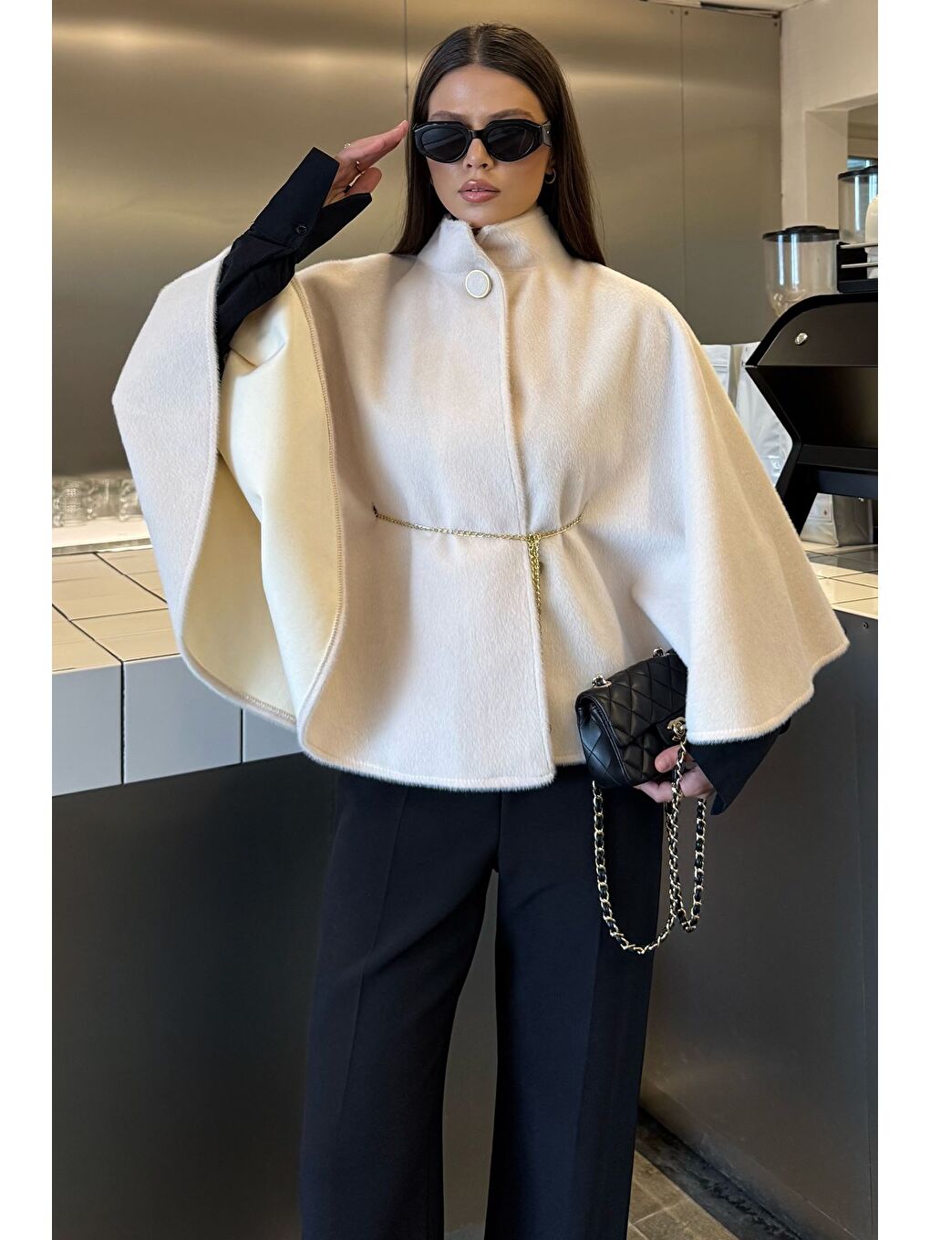 Bej Kadın Su Fırçalı Kaşe Panço-1