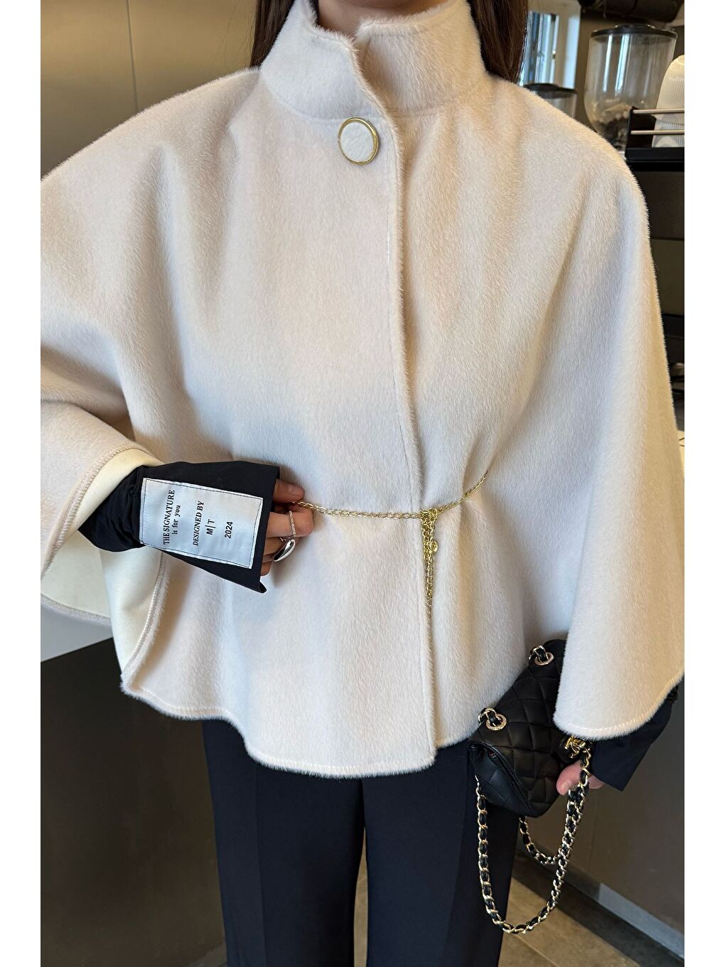 Bej Kadın Su Fırçalı Kaşe Panço-2