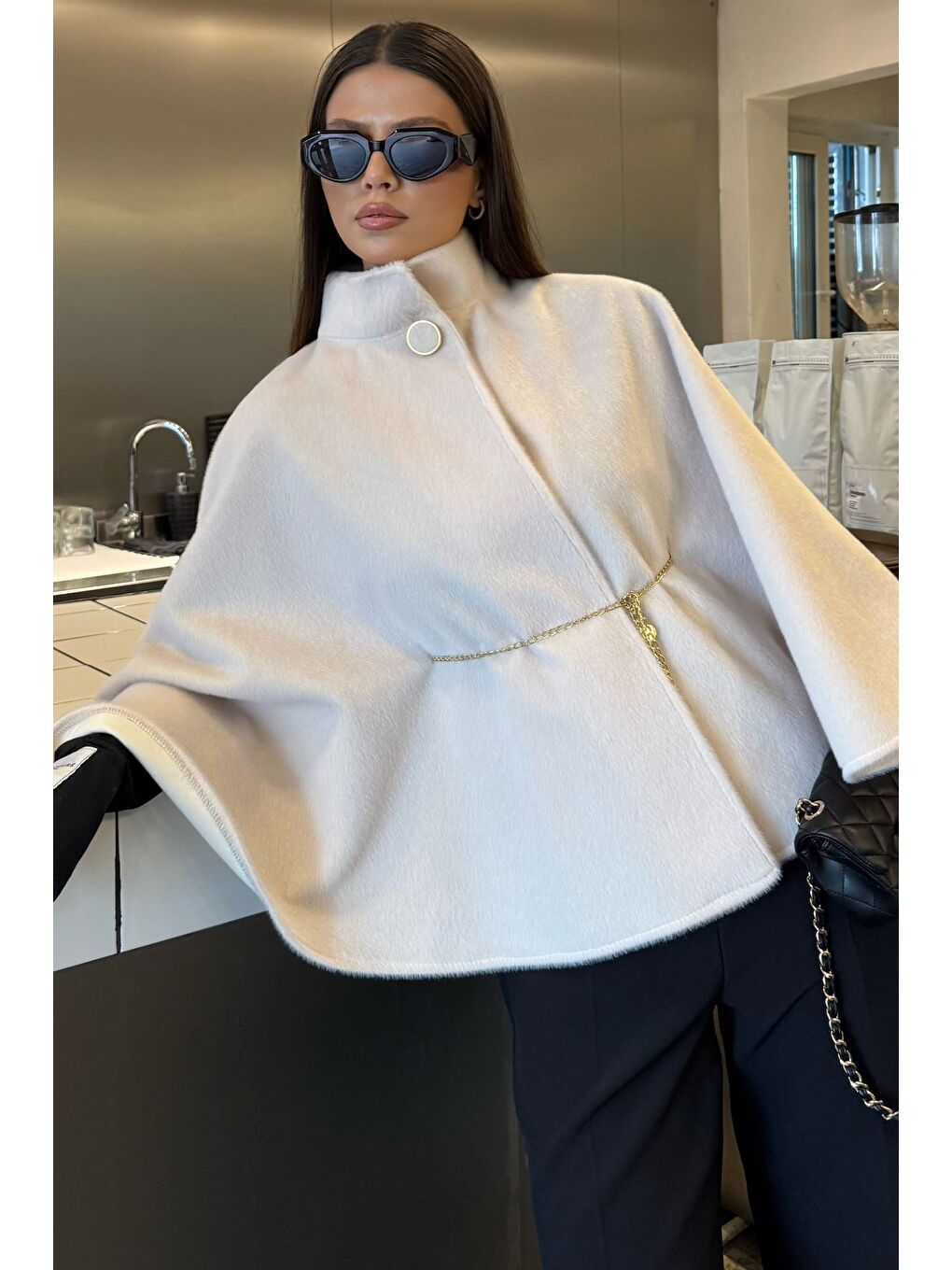 Bej Kadın Su Fırçalı Kaşe Panço-3