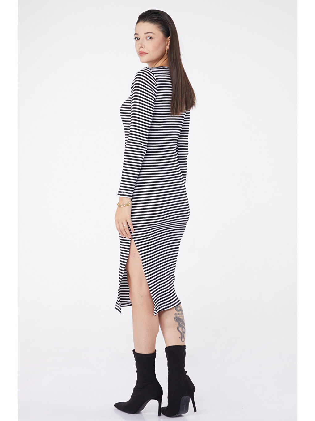 Yırtmaçlı Çizgili Elbise Siyah - 26367-4