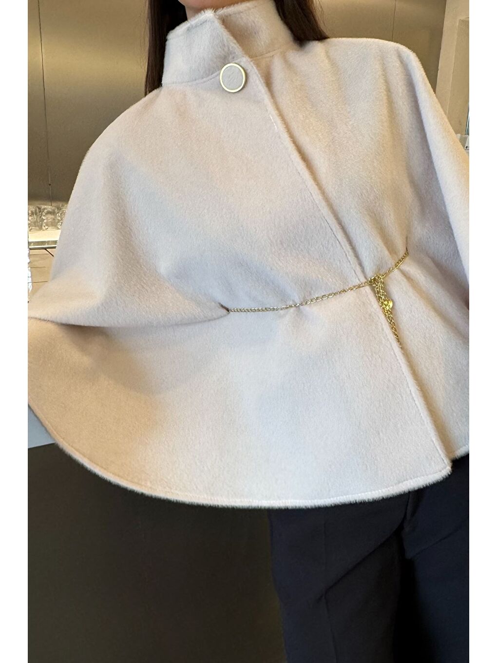 Bej Kadın Su Fırçalı Kaşe Panço-4