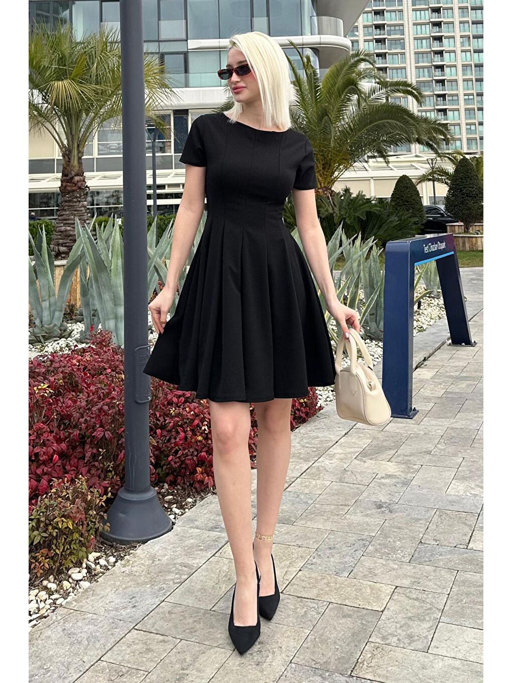 Siyah Godeli Mini Elbise Mg2326-4