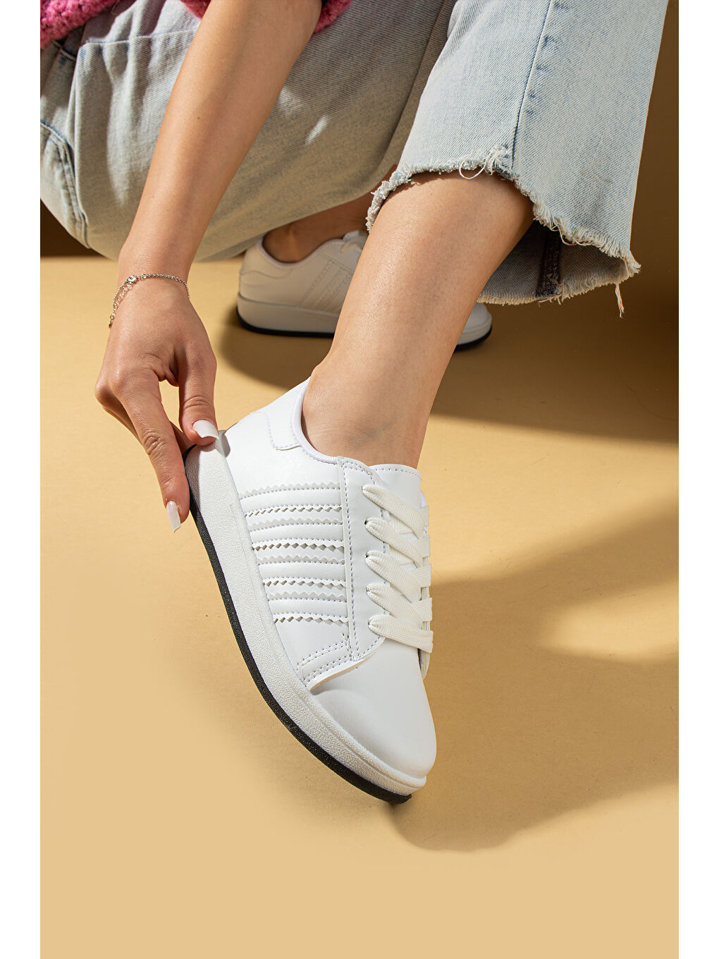 Pembe Potin Beyaz Bağcıklı Rahat Kalıp Şerit Detaylı Comfort Taban Kadın Sneaker 001-1015-24 - 1
