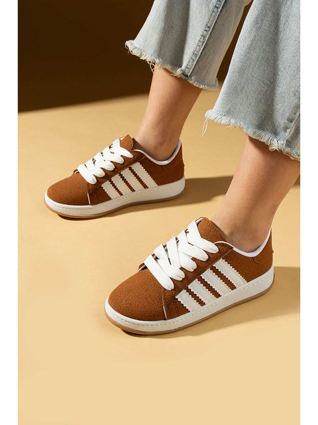 Pembe Potin Kahverengi Bağcıklı Rahat Kalıp Şerit Detaylı Comfort Taban Kadın Sneaker 001-1015-24