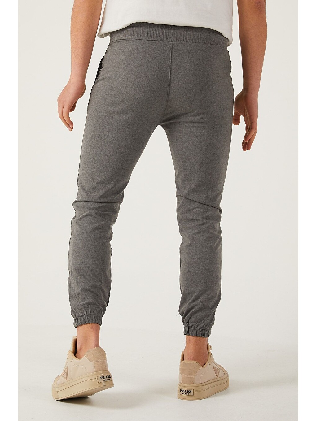 Gri Erkek Dar Kalıp Lastikli Paça Jogger Pantolon-4