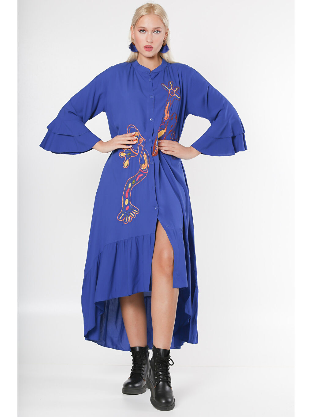 Koyu Mavi Dik Yaka Fırfırlı Kol Düğmeli Kol Ve Etek Ucu Fırfırlı Nakışlı Oversize Dokuma Elbise