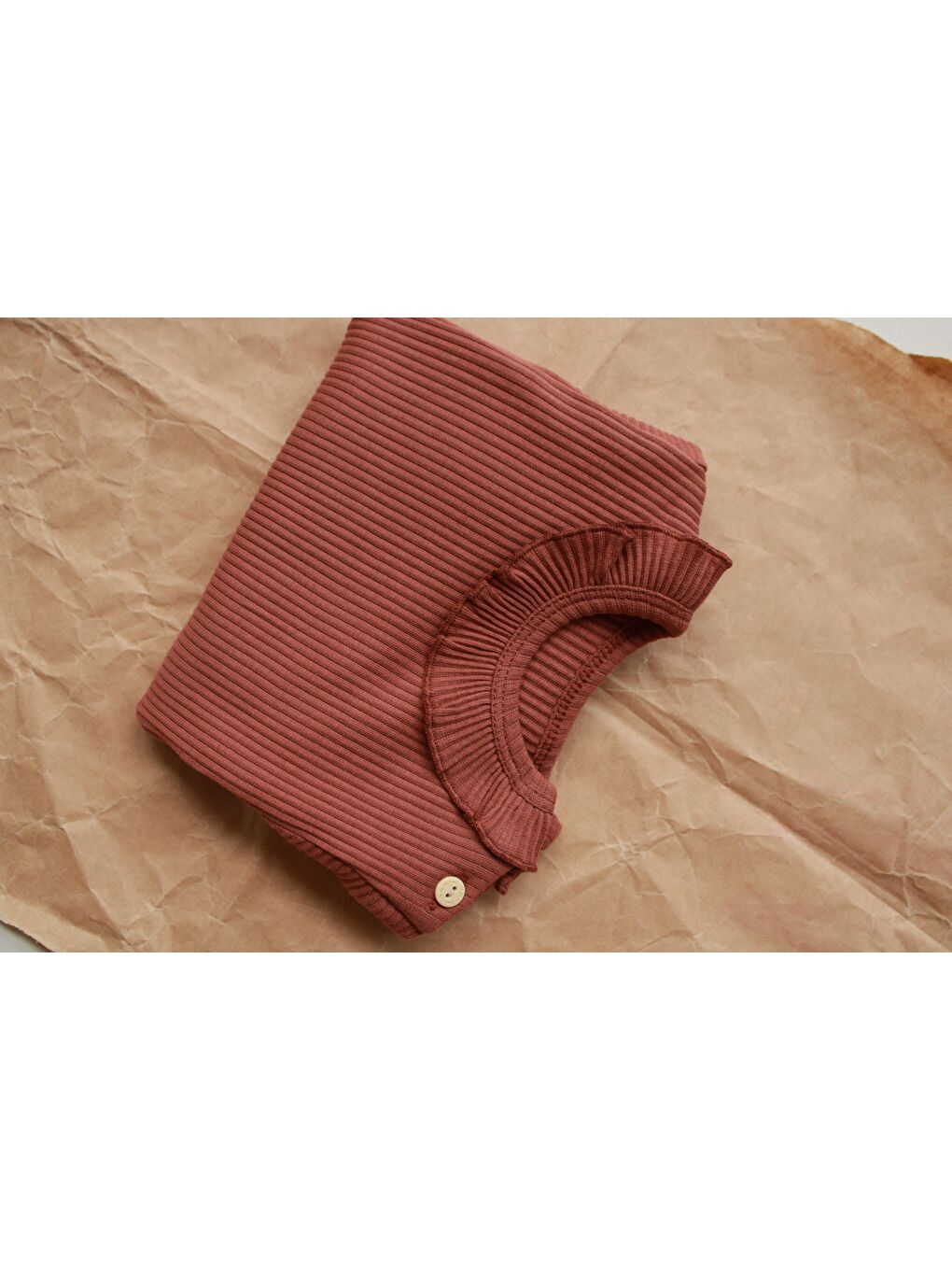 Kahverengi Çikolata Tavşan Nakışlı Fırfırlı Kız Üst-3