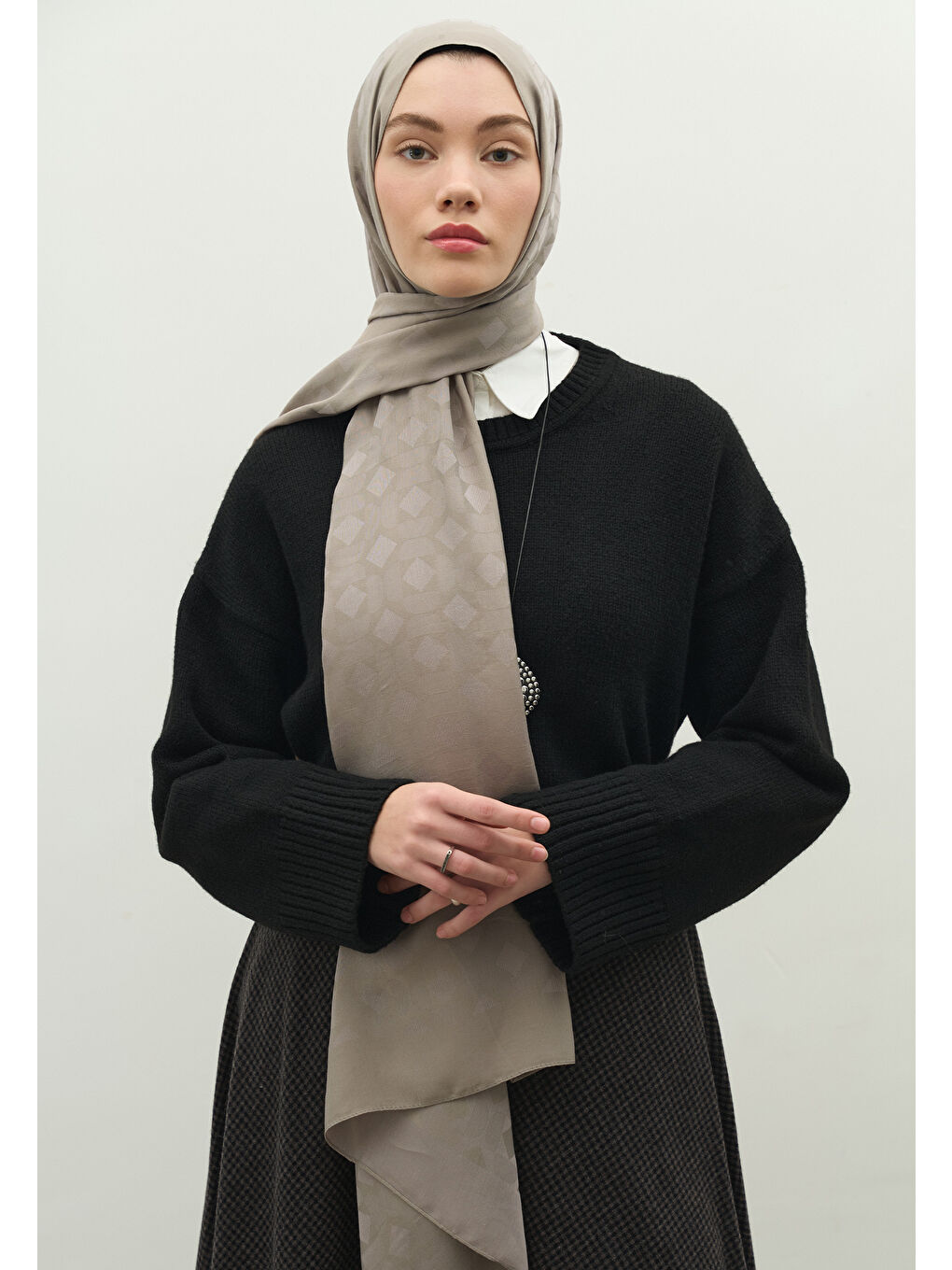 Gri OSLO PAMUK FLOŞ JAKARLI ŞAL GÜMÜŞ