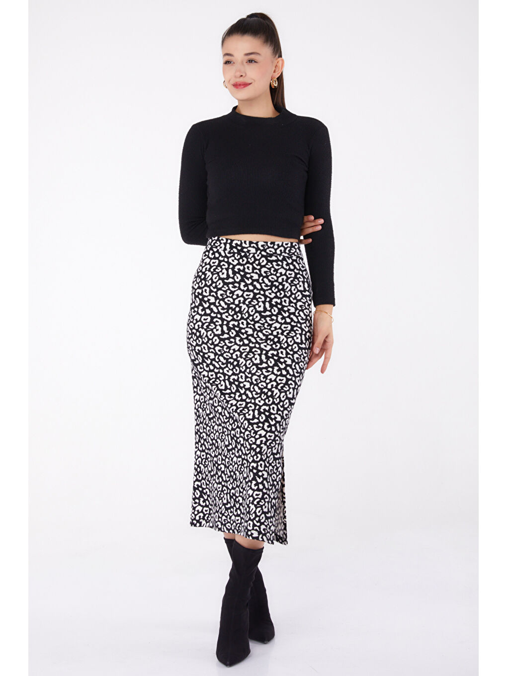 Desenli Yırtmaçlı Etek Siyah - 26321-1