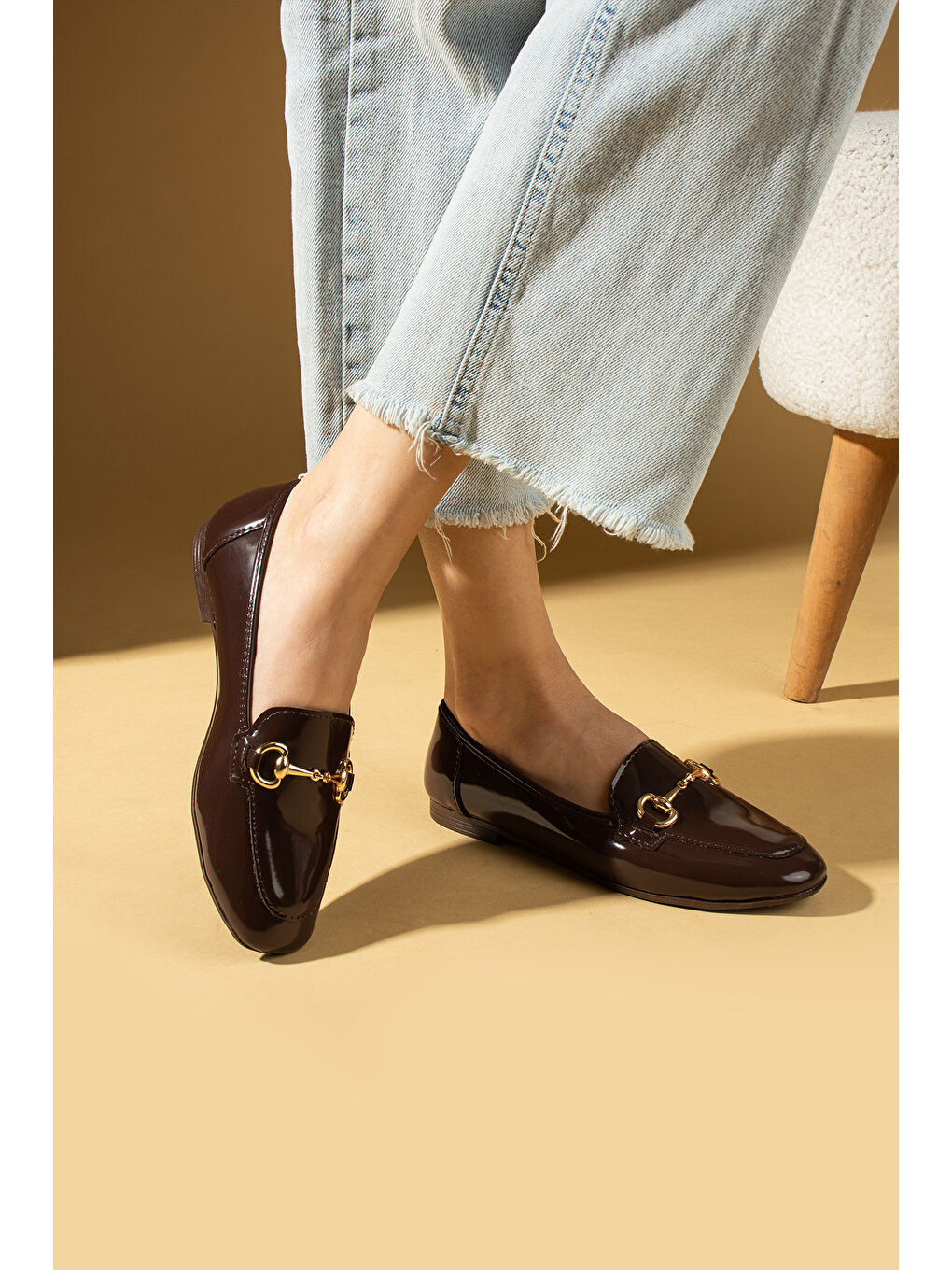 Kahverengi Gold Toka Detaylı Rahat Kalıp Kadın Babet 57-023-24Rugan-2