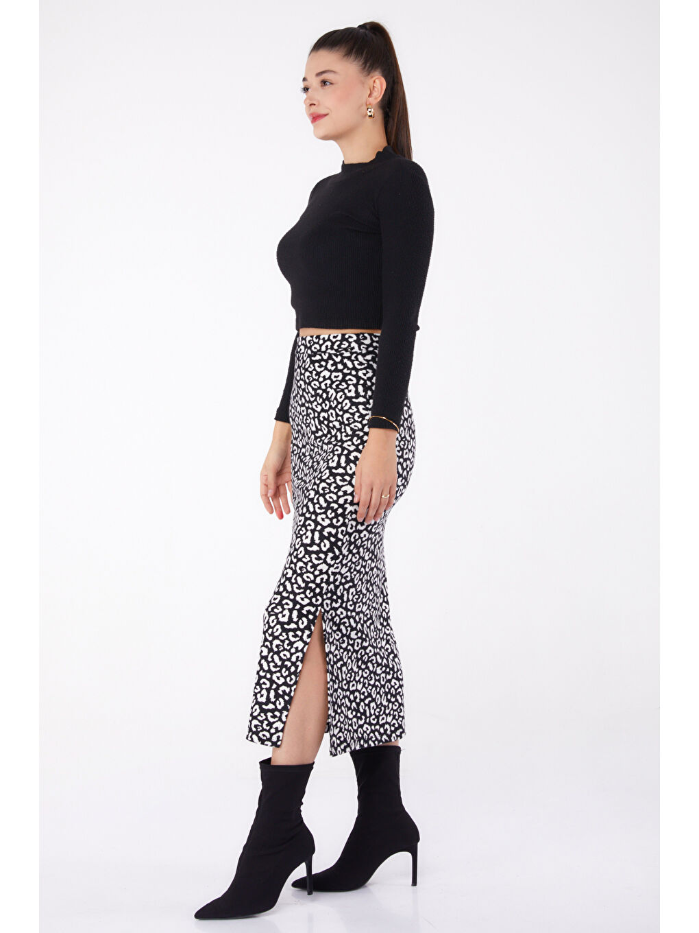 Desenli Yırtmaçlı Etek Siyah - 26321-3