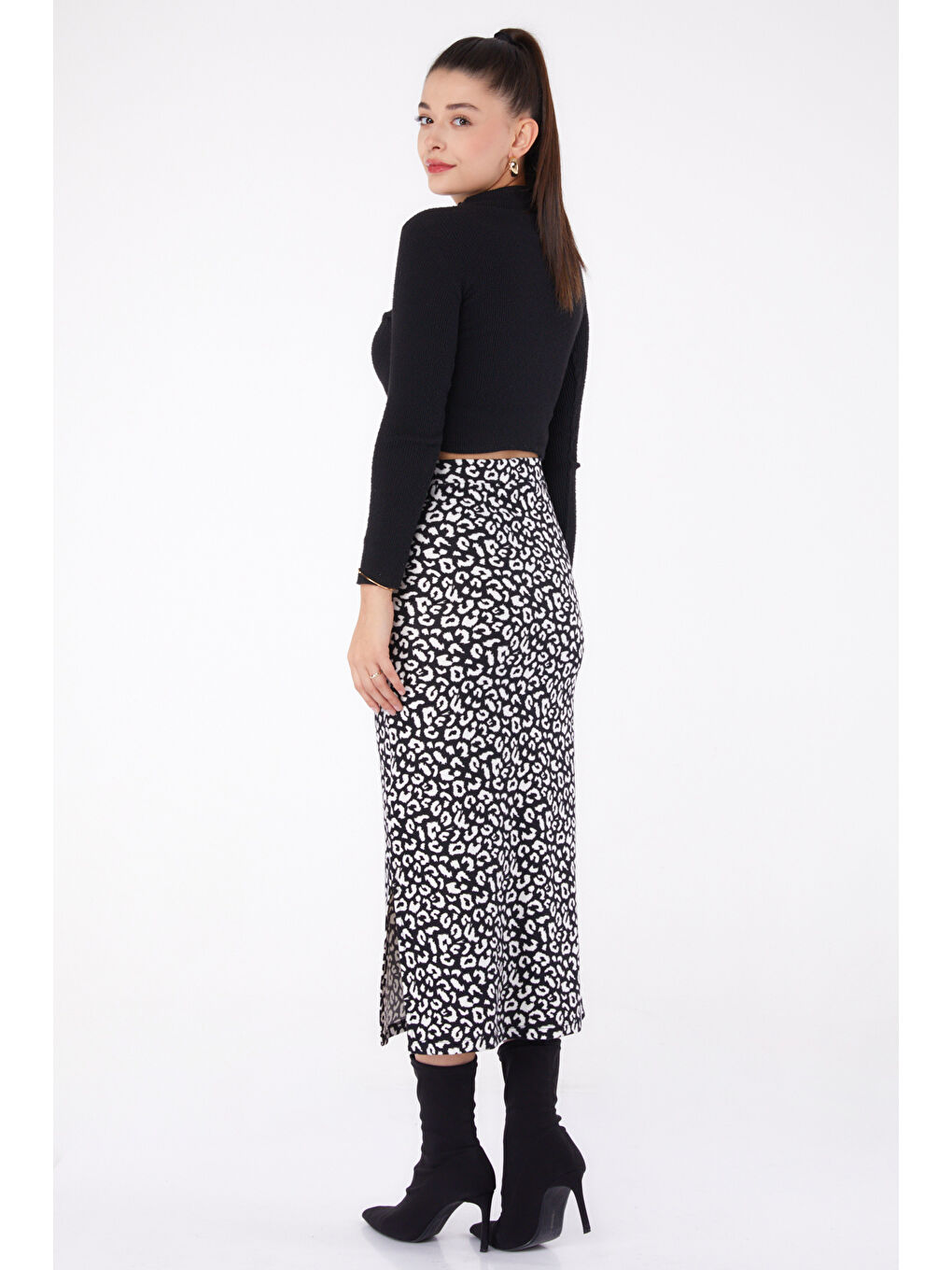 Desenli Yırtmaçlı Etek Siyah - 26321-4