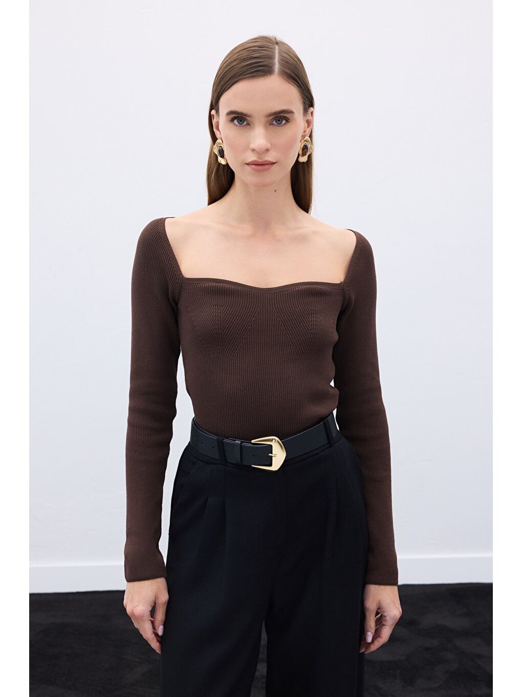 Kahverengi Kalp Yaka Triko Bluz - Kahve