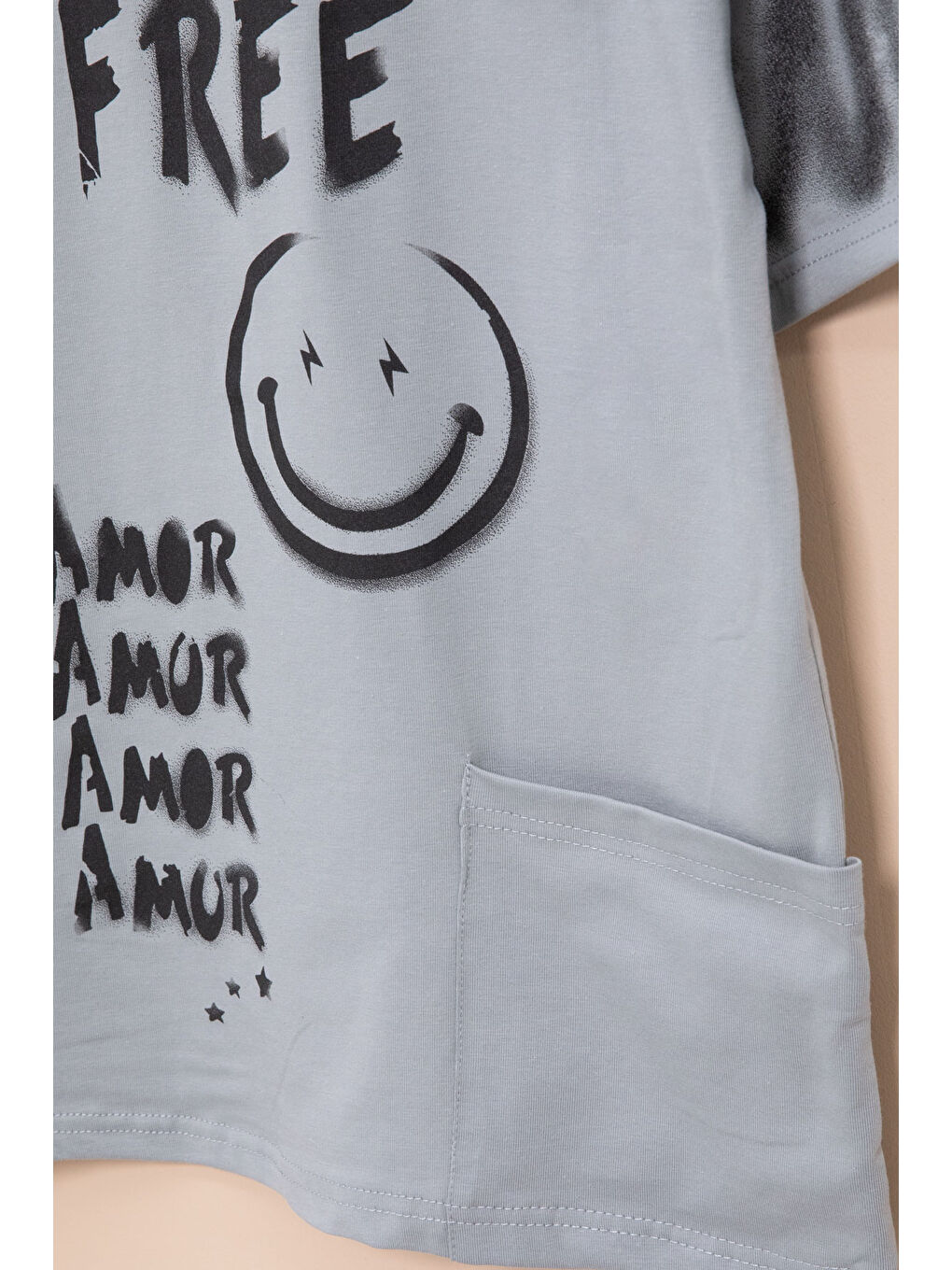 Gri Füme Cep Detaylı Yazı Baskılı Erkek Çocuk Bisiklet Yaka Tişört 20906-1