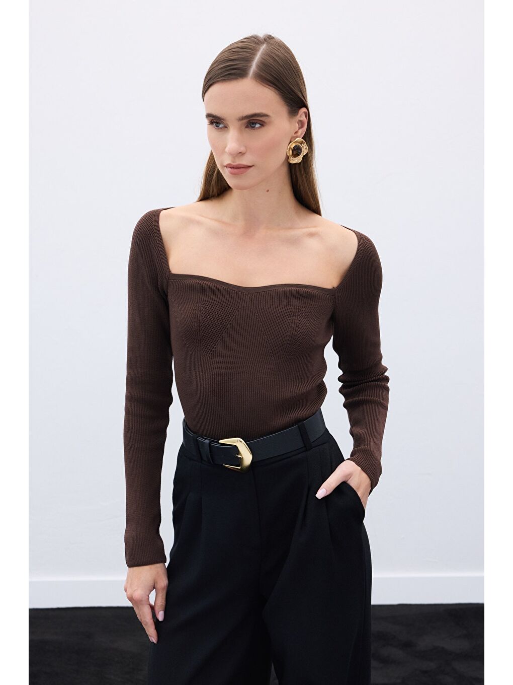 Kahverengi Kalp Yaka Triko Bluz - Kahve-1