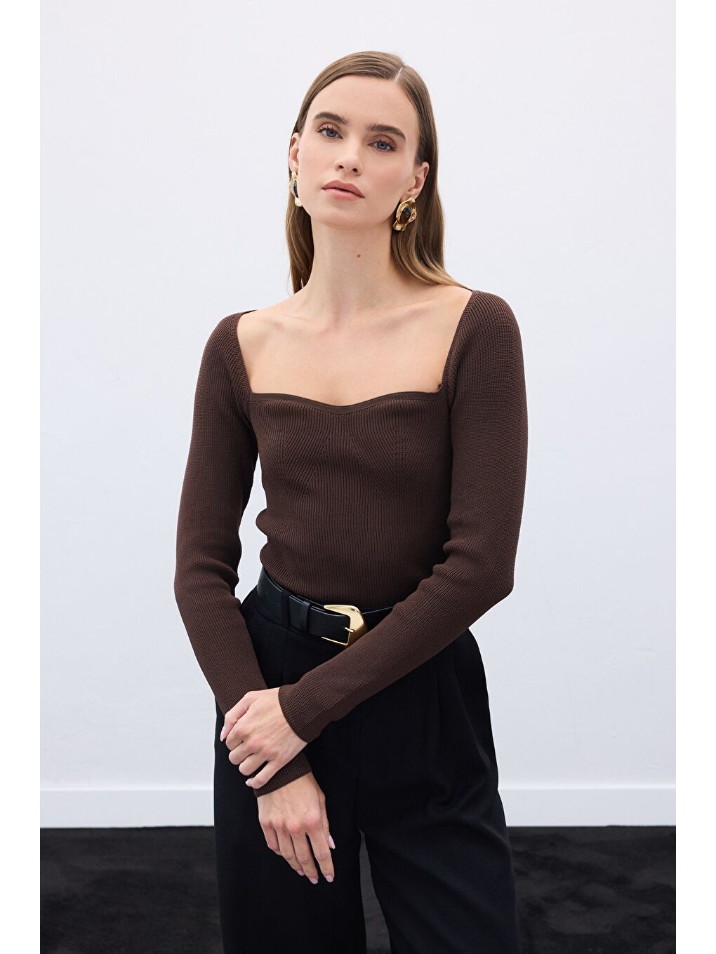 Kahverengi Kalp Yaka Triko Bluz - Kahve-2