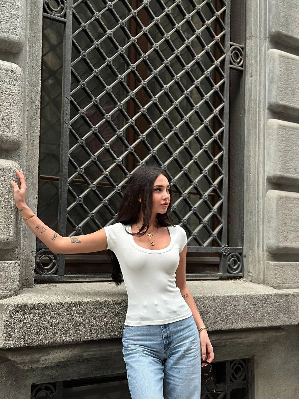 Kadın Beyaz Oval Yaka T-Shirt HZL25S-ZK11681-3