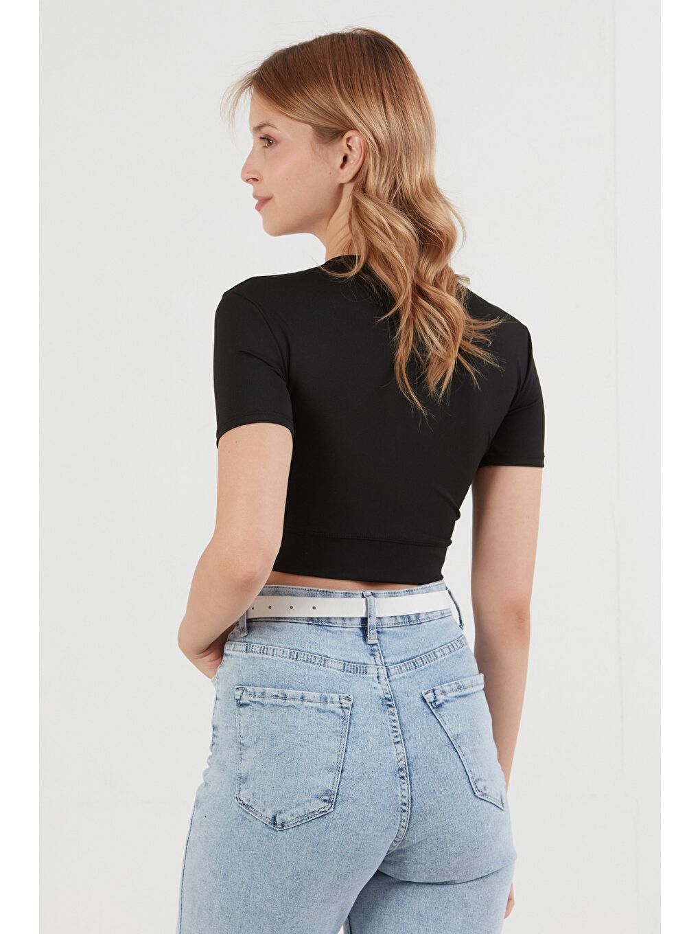Siyah Basic Bisiklet Yaka Crop Tişört-3