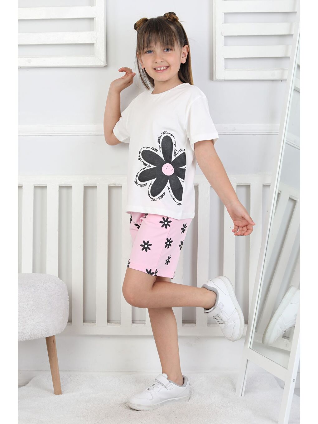 Pembe Papatya Baskılı Kısa Kollu Cepli Kız Çocuk Şort Takım