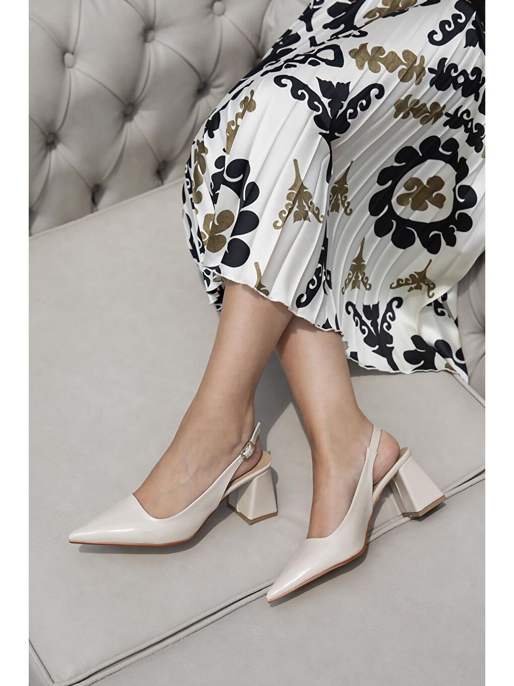 Stefan Kadın Rugan Topuklu Ayakkabı Bej-1