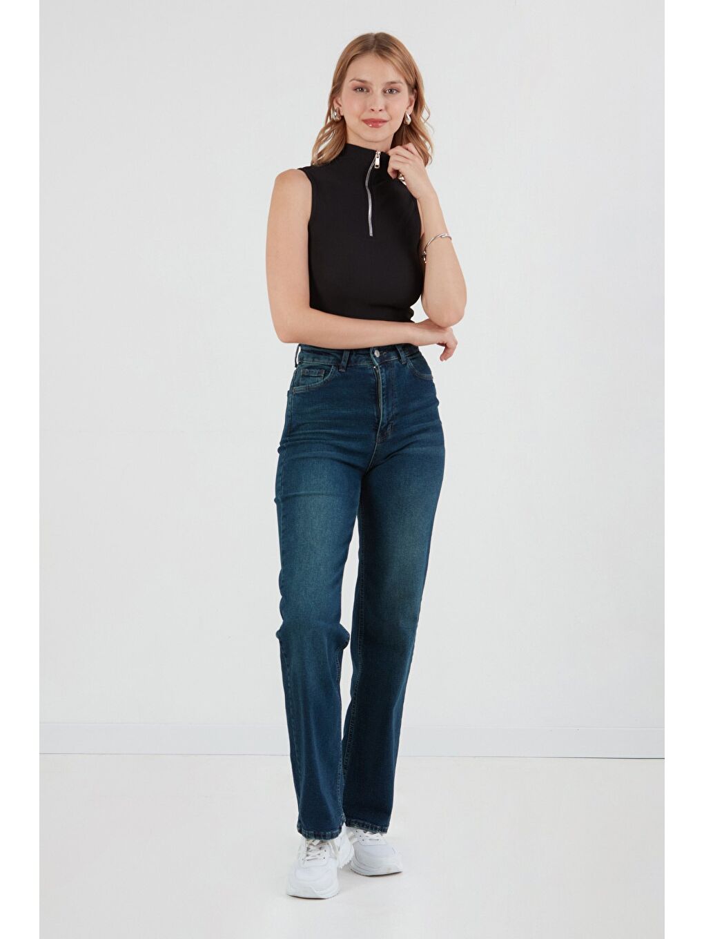 Siyah Fitilli Yarım Fermuarlı Kolsuz Bluz-3