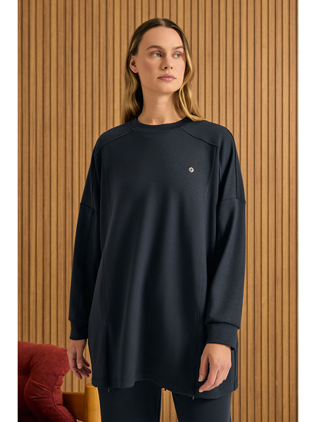 Lacivert Etek Ucu Fermuarlı Yırtmaç Detaylı Sweatshirt-2