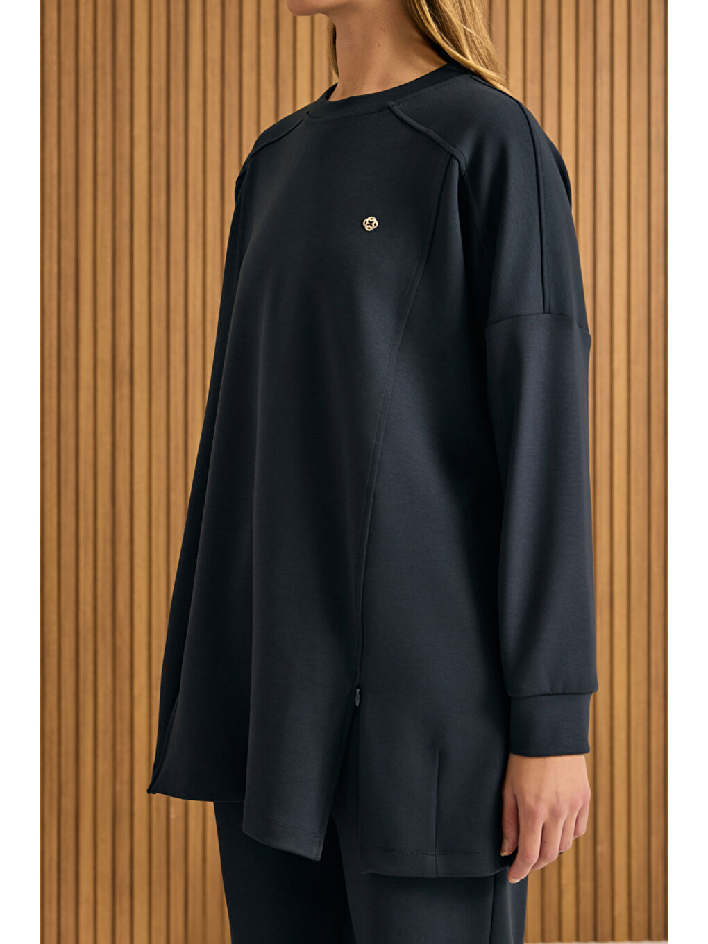 Lacivert Etek Ucu Fermuarlı Yırtmaç Detaylı Sweatshirt-3