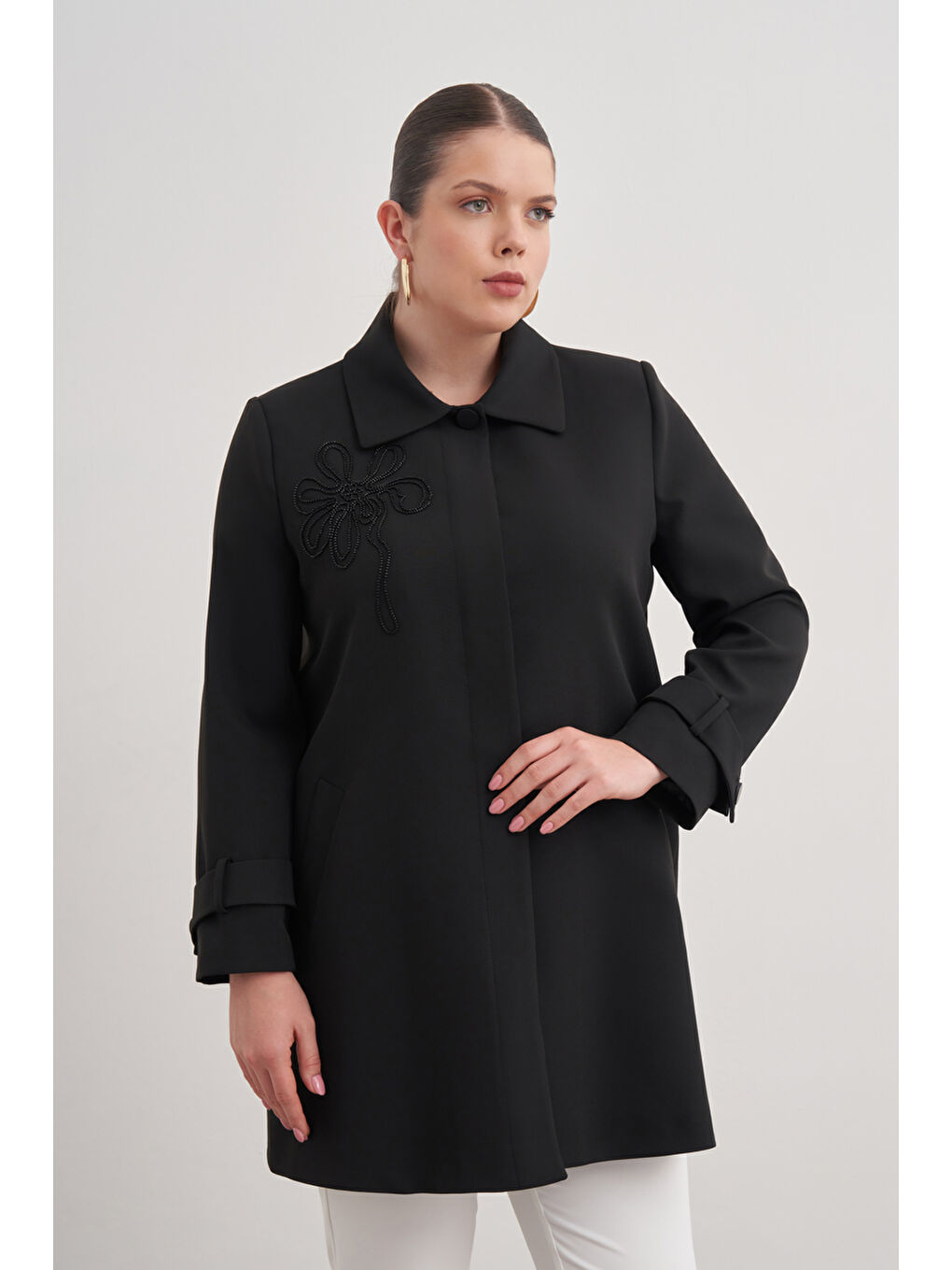 Siyah Boncuk Nakış İşlemeli Cepli Kap-4