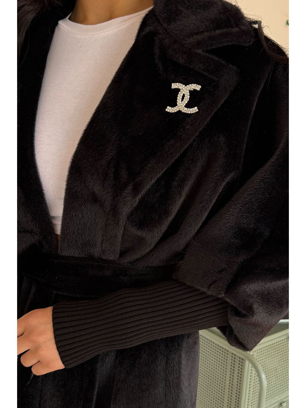 Siyah Kadın Su Fırçalı Kuşaklı Kaşe Kaban-4