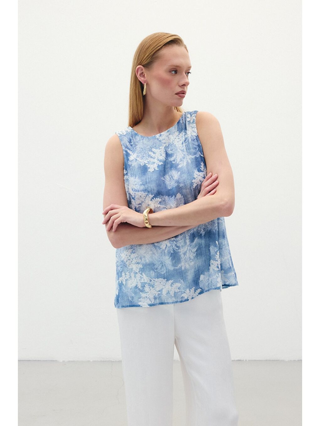 Nakışlı Kolsuz Bluz - İndigo-5