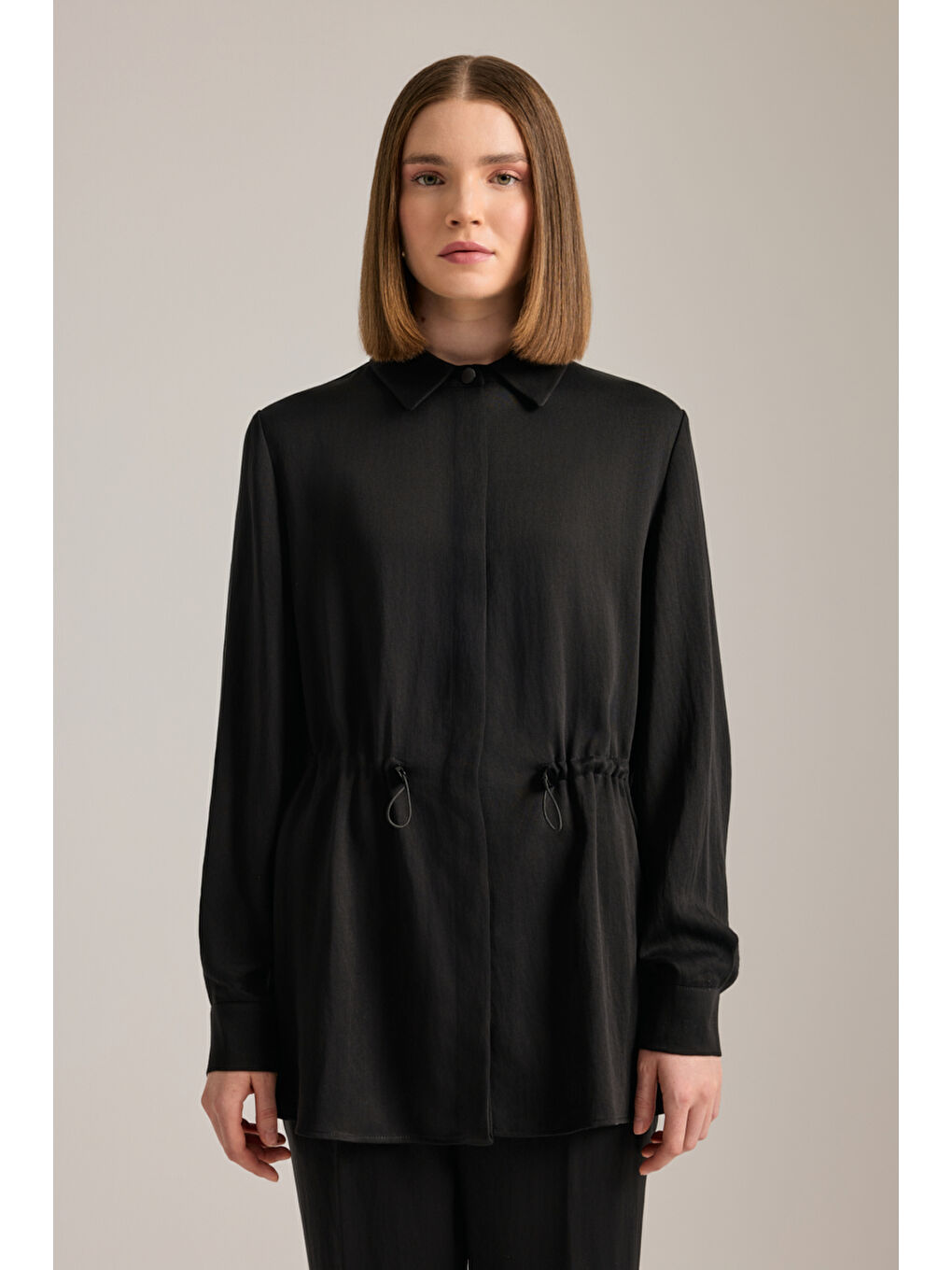 Siyah Beli Lastik Ayarlı Lyocell Tunik-1