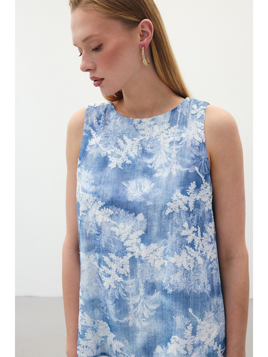 Nakışlı Kolsuz Bluz - İndigo-6