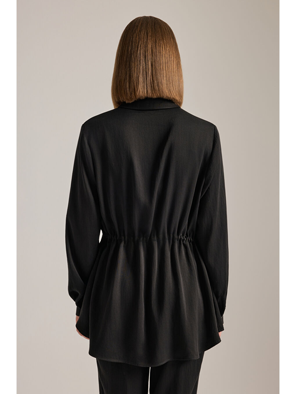 Siyah Beli Lastik Ayarlı Lyocell Tunik-4