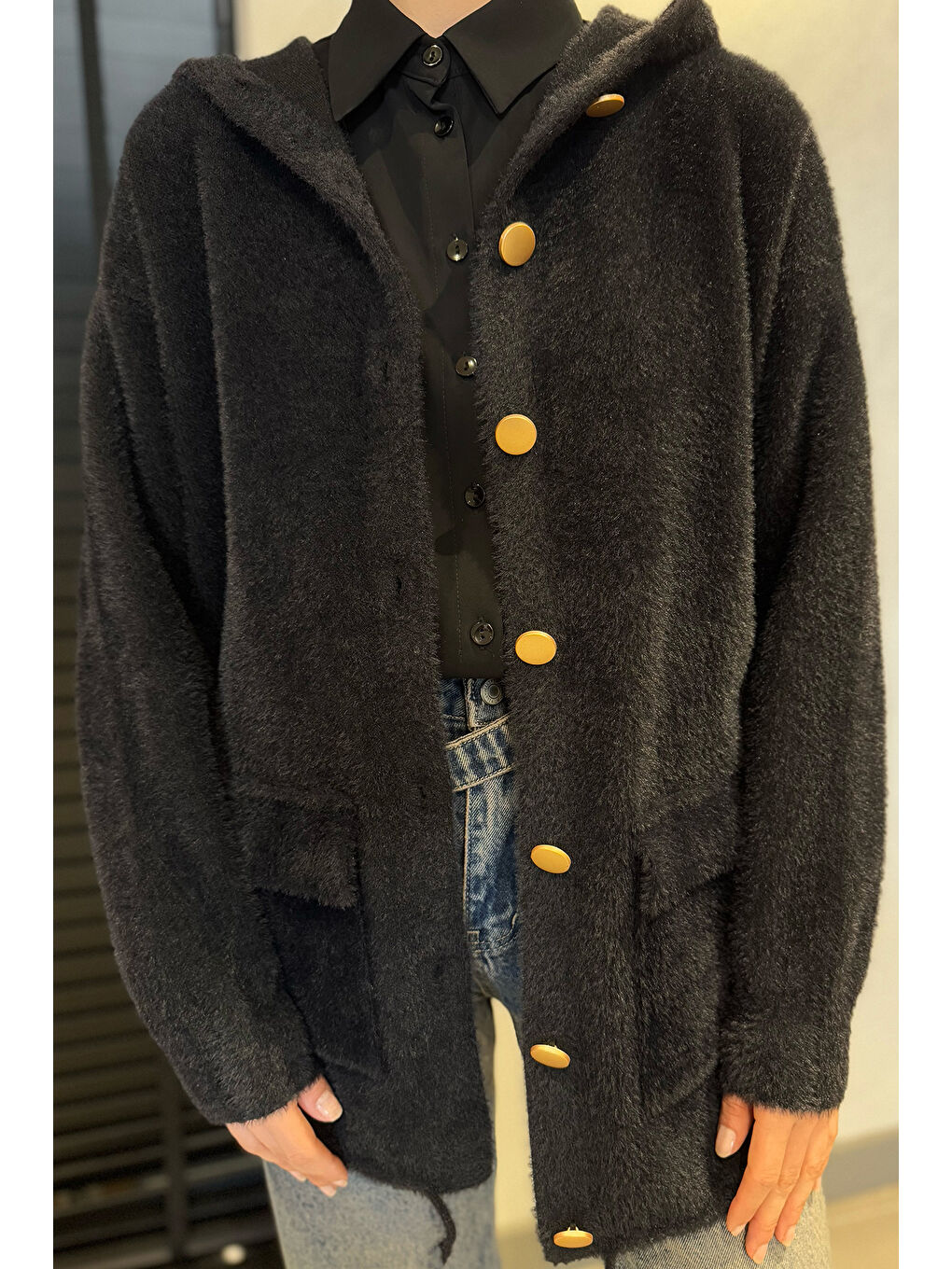 Siyah Kadın Ön Düğmeli Çift Cepli Kapüşonlu Sakallı Tesettür Hırka-4